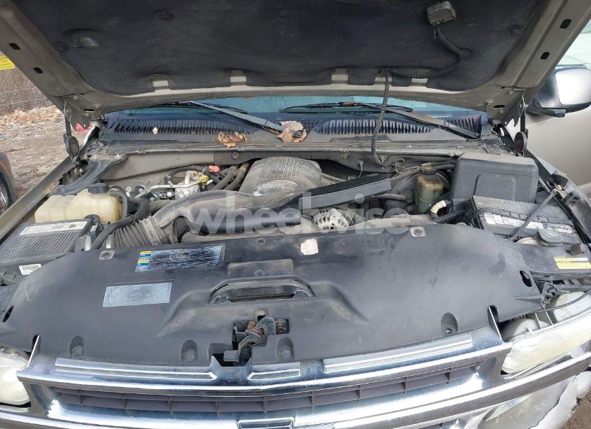 Photo 10 of 2002 Chevrolet Tahoe LT (VIN 1GNEK13ZX2J317997)