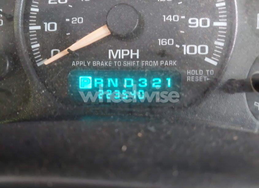 Photo 15 of 2002 Chevrolet Tahoe LT (VIN 1GNEK13ZX2J317997)