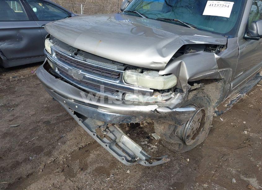 Photo 6 of 2002 Chevrolet Tahoe LT (VIN 1GNEK13ZX2J317997)