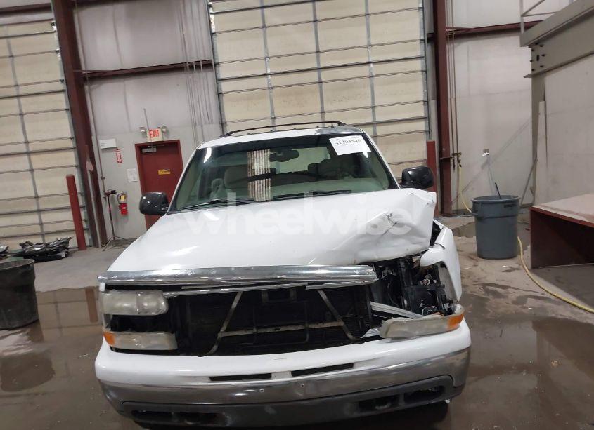 Photo 12 of 2002 Chevrolet Tahoe LT (VIN 1GNEK13ZX2R143639)