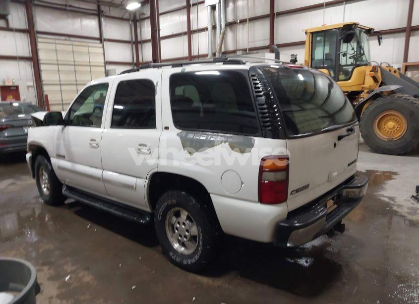 Photo 3 of 2002 Chevrolet Tahoe LT (VIN 1GNEK13ZX2R143639)