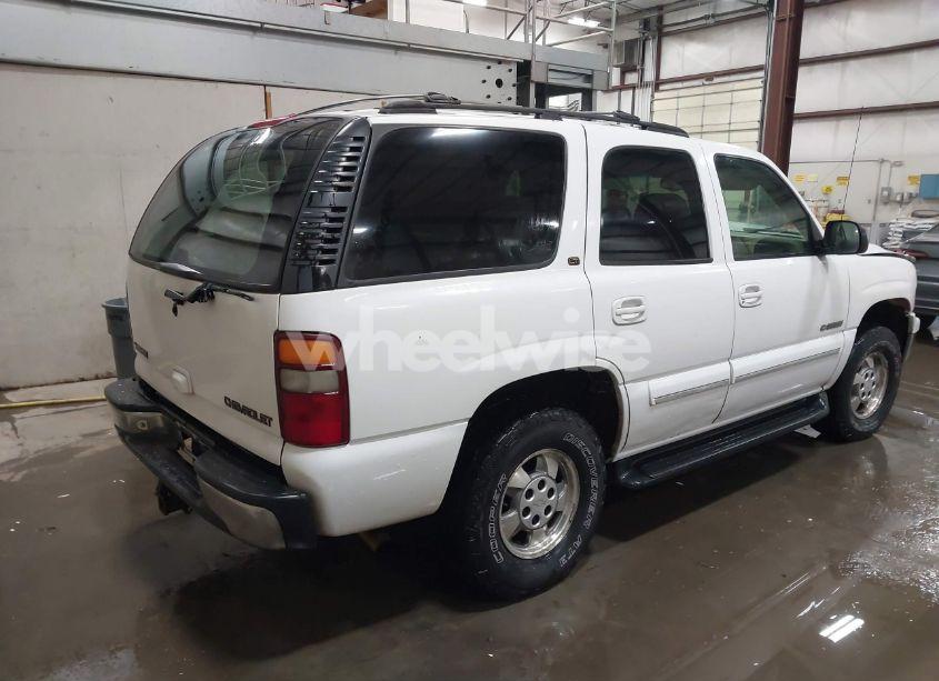 Photo 4 of 2002 Chevrolet Tahoe LT (VIN 1GNEK13ZX2R143639)