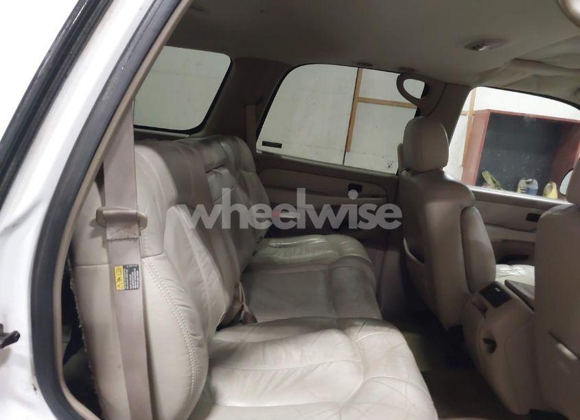 Photo 8 of 2002 Chevrolet Tahoe LT (VIN 1GNEK13ZX2R143639)