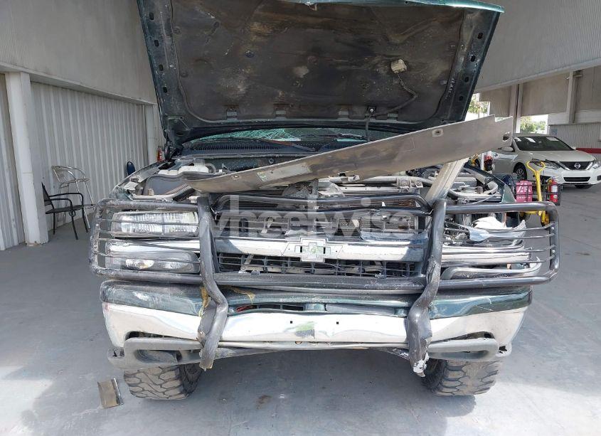 Photo 12 of 2002 Chevrolet Tahoe LT (VIN 1GNEK13ZX2R150624)