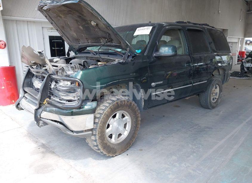 Photo 2 of 2002 Chevrolet Tahoe LT (VIN 1GNEK13ZX2R150624)