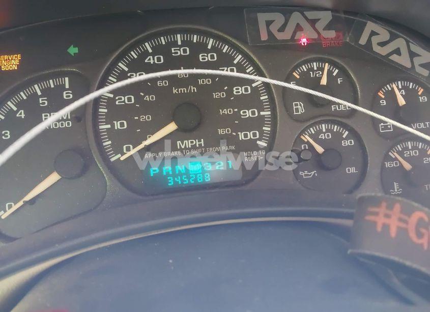 Photo 7 of 2002 Chevrolet Tahoe LT (VIN 1GNEK13ZX2R150624)