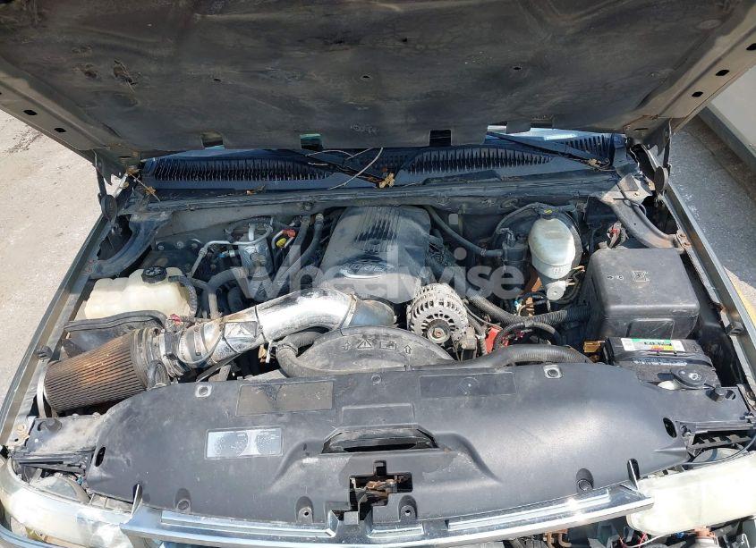 Photo 10 of 2003 Chevrolet Tahoe LT (VIN 1GNEK13ZX3J228481)