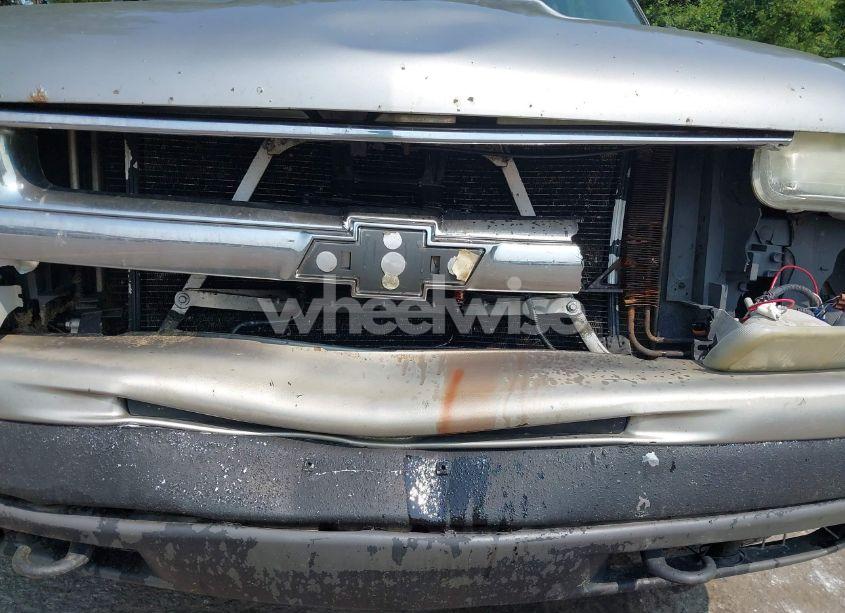 Photo 13 of 2003 Chevrolet Tahoe LT (VIN 1GNEK13ZX3J228481)