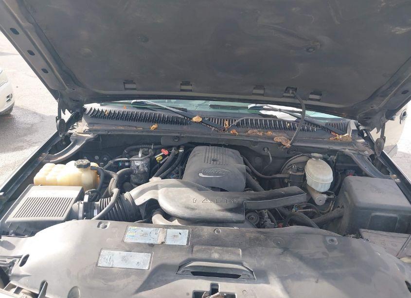 Photo 10 of 2003 Chevrolet Tahoe LT (VIN 1GNEK13ZX3R220429)