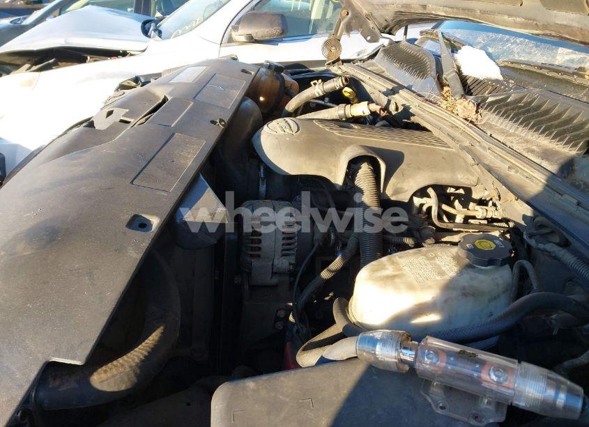 Photo 10 of 2004 Chevrolet Tahoe LT (VIN 1GNEK13ZX4J169899)