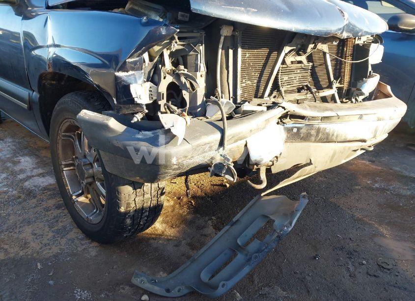 Photo 19 of 2004 Chevrolet Tahoe LT (VIN 1GNEK13ZX4J169899)