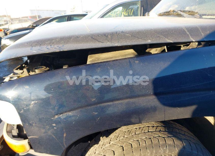 Photo 22 of 2004 Chevrolet Tahoe LT (VIN 1GNEK13ZX4J169899)