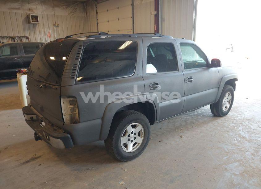 Photo 4 of 2004 Chevrolet Tahoe LT (VIN 1GNEK13ZX4J204098)