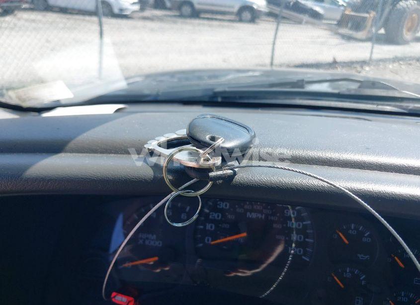 Photo 11 of 2004 Chevrolet Tahoe LS (VIN 1GNEK13ZX4J322894)