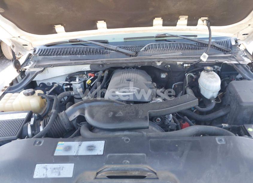 Photo 10 of 2004 Chevrolet Tahoe LT (VIN 1GNEK13ZX4R212834)