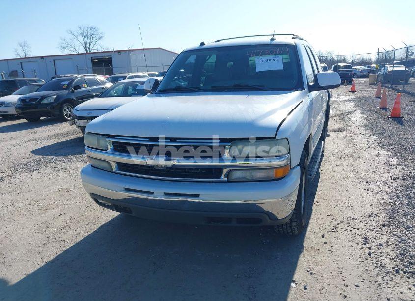 Photo 6 of 2004 Chevrolet Tahoe LT (VIN 1GNEK13ZX4R212834)