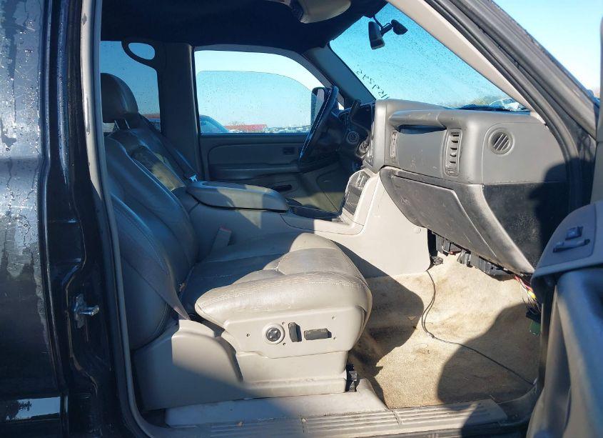 Photo 5 of 2004 Chevrolet Tahoe Z71 (VIN 1GNEK13ZX4R280504)