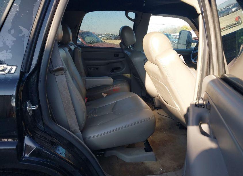Photo 8 of 2004 Chevrolet Tahoe Z71 (VIN 1GNEK13ZX4R280504)