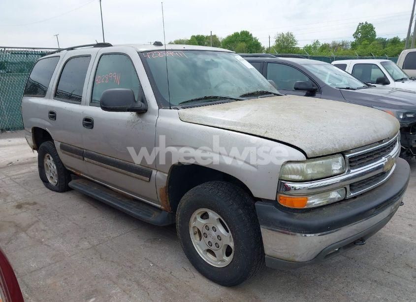 2004 Chevrolet Tahoe LS (VIN 1GNEK13ZX4R286190) main photo