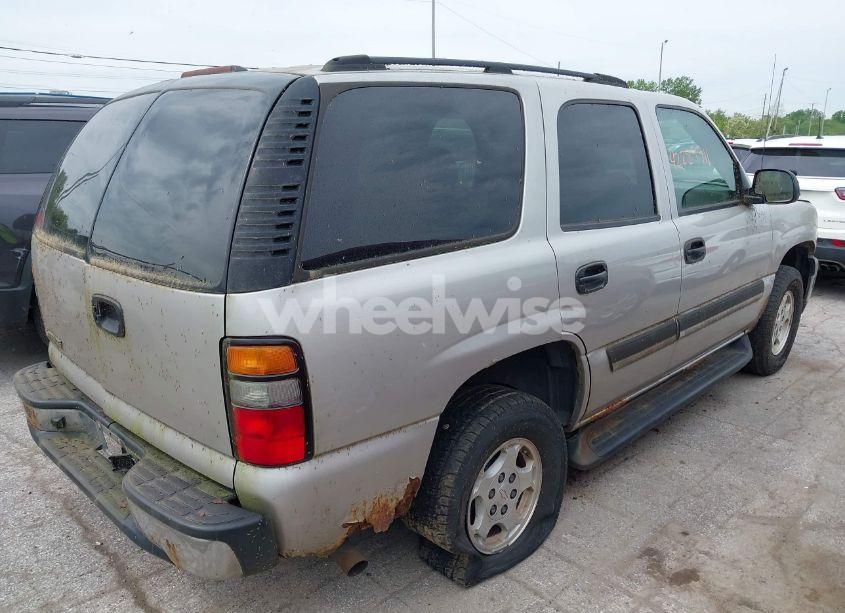 Photo 4 of 2004 Chevrolet Tahoe LS (VIN 1GNEK13ZX4R286190)