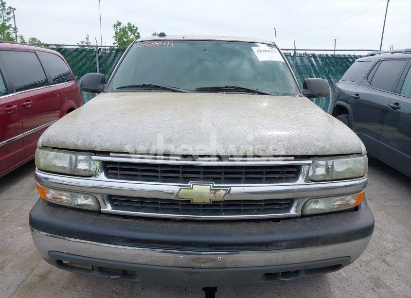 Photo 6 of 2004 Chevrolet Tahoe LS (VIN 1GNEK13ZX4R286190)