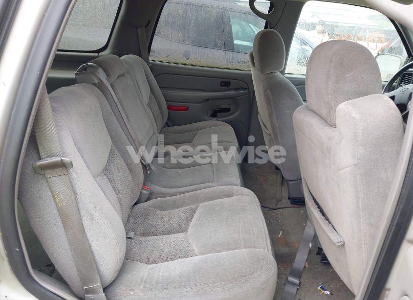 Photo 8 of 2004 Chevrolet Tahoe LS (VIN 1GNEK13ZX4R286190)