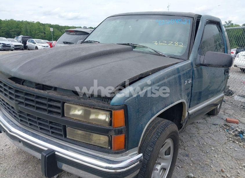 Photo 2 of 1993 Chevrolet Blazer K1500 (VIN 1GNEK18K3PJ362282)