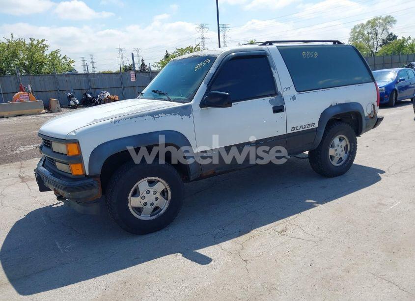 Photo 2 of 1994 Chevrolet Blazer K1500 (VIN 1GNEK18K4RJ367025)