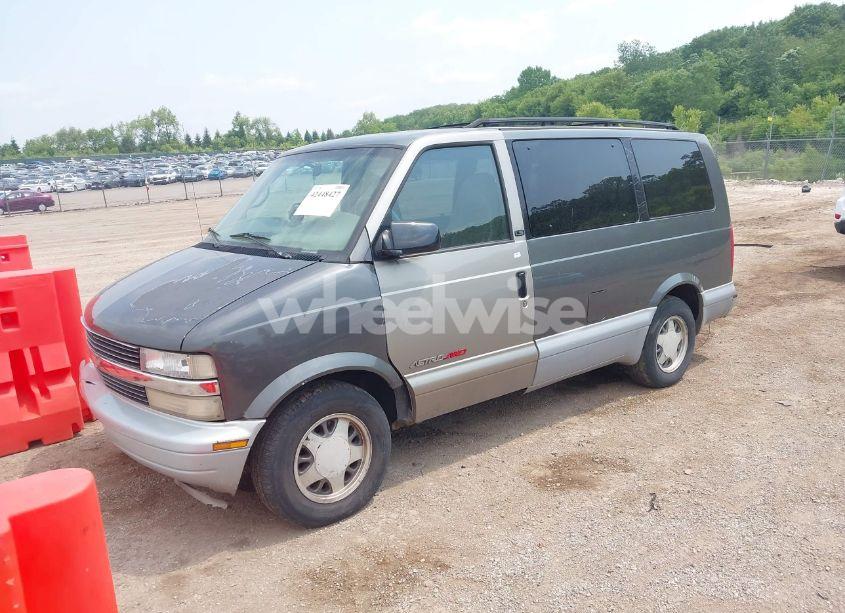 Photo 2 of 2000 Chevrolet Astro (VIN 1GNEL19W1YB209135)