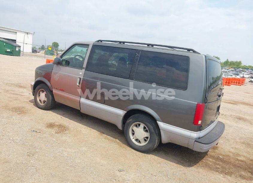 Photo 3 of 2000 Chevrolet Astro (VIN 1GNEL19W1YB209135)