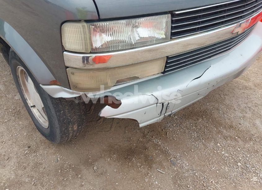 Photo 6 of 2000 Chevrolet Astro (VIN 1GNEL19W1YB209135)