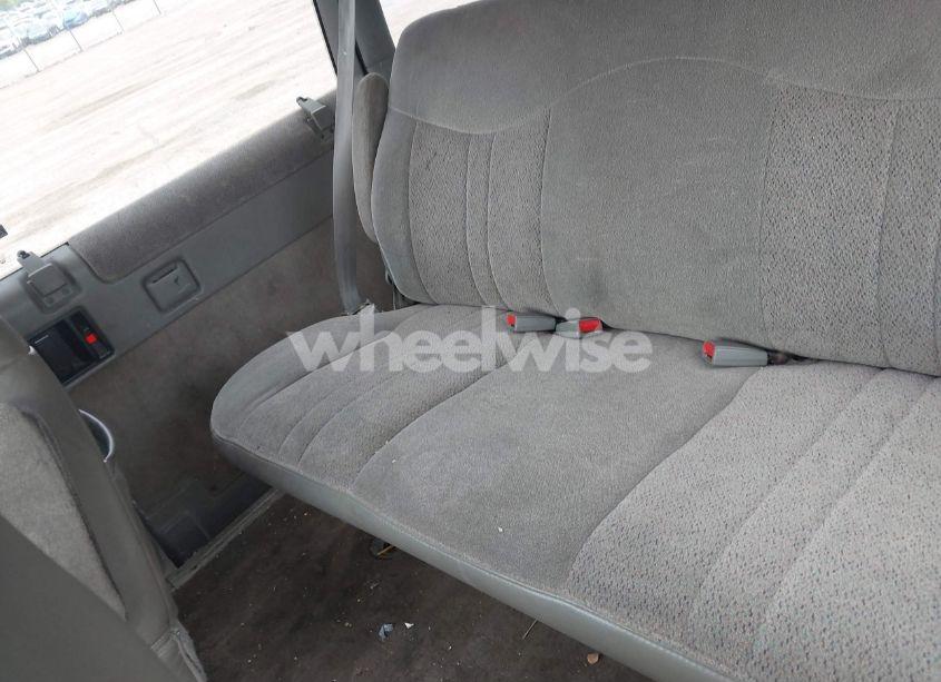 Photo 8 of 2000 Chevrolet Astro (VIN 1GNEL19W1YB209135)