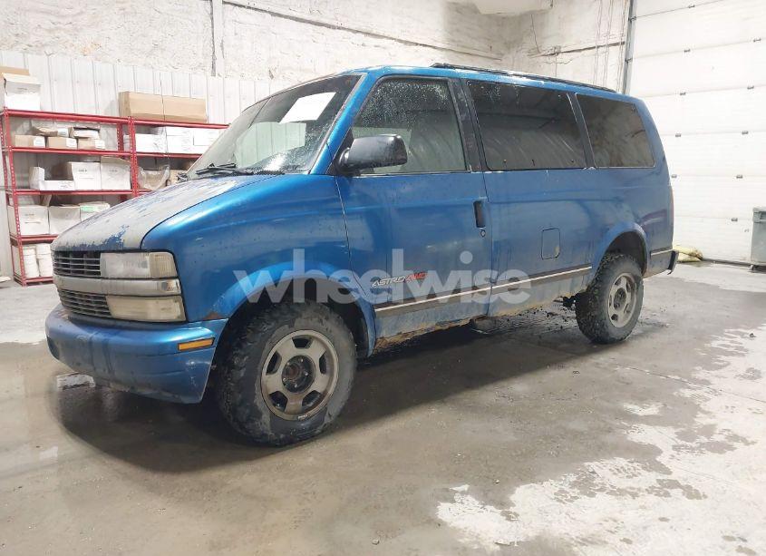 Photo 2 of 1995 Chevrolet Astro (VIN 1GNEL19W2SB250140)