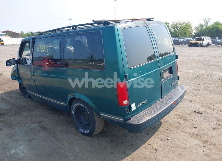 Photo 3 of 1998 Chevrolet Astro (VIN 1GNEL19W2WB172044)