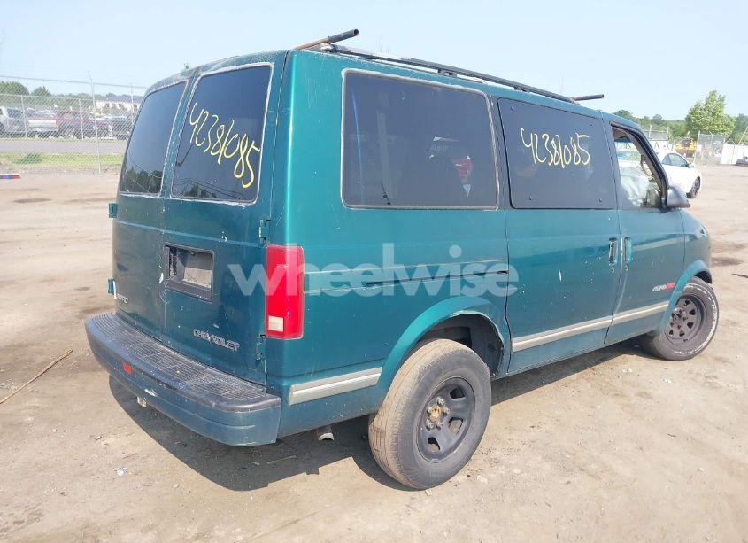 Photo 4 of 1998 Chevrolet Astro (VIN 1GNEL19W2WB172044)