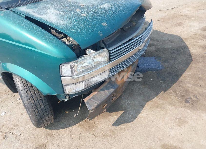 Photo 6 of 1998 Chevrolet Astro (VIN 1GNEL19W2WB172044)