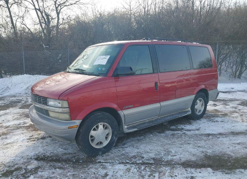 Photo 2 of 2000 Chevrolet Astro (VIN 1GNEL19W4YB148945)