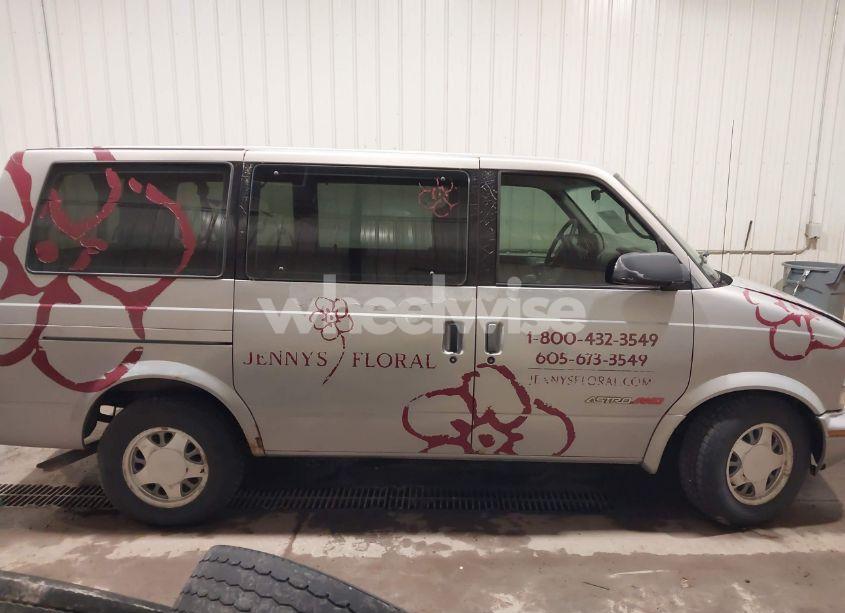 Photo 14 of 2000 Chevrolet Astro (VIN 1GNEL19W4YB185851)