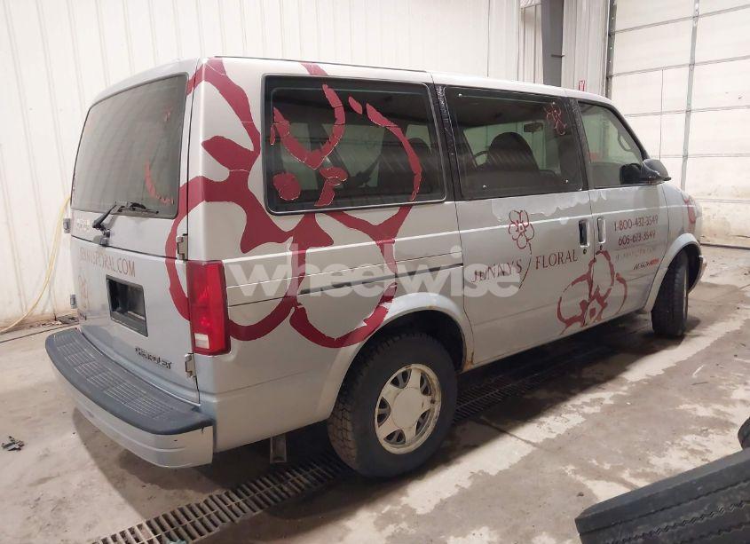 Photo 4 of 2000 Chevrolet Astro (VIN 1GNEL19W4YB185851)