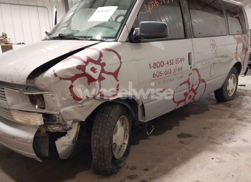 Photo 6 of 2000 Chevrolet Astro (VIN 1GNEL19W4YB185851)