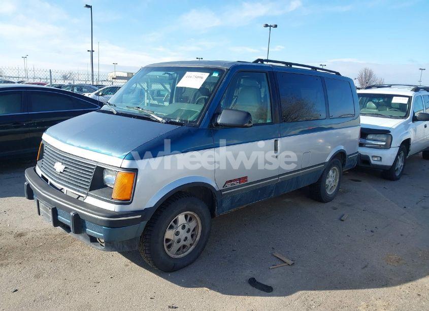 Photo 2 of 1994 Chevrolet Astro (VIN 1GNEL19W5RB123229)
