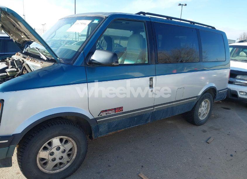 Photo 6 of 1994 Chevrolet Astro (VIN 1GNEL19W5RB123229)