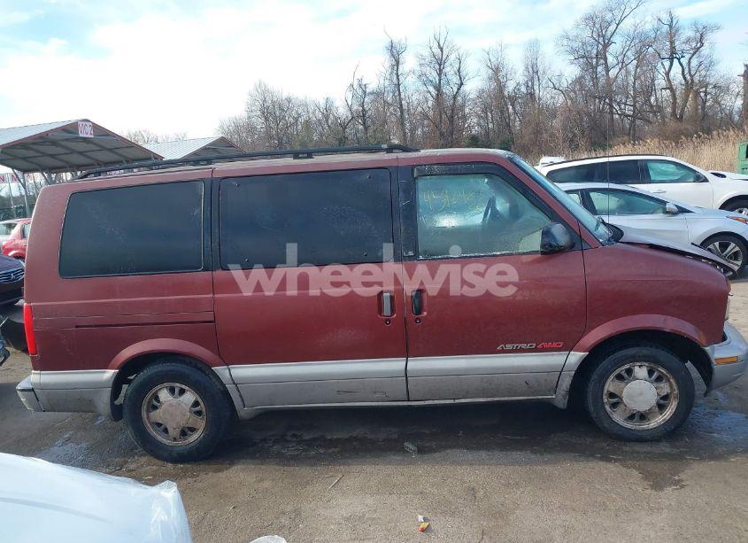 Photo 13 of 1999 Chevrolet Astro (VIN 1GNEL19W5XB102247)