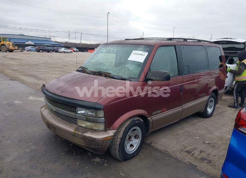 Photo 2 of 1998 Chevrolet Astro (VIN 1GNEL19W6WB154162)