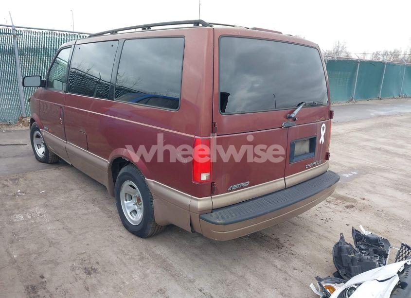 Photo 3 of 1998 Chevrolet Astro (VIN 1GNEL19W6WB154162)
