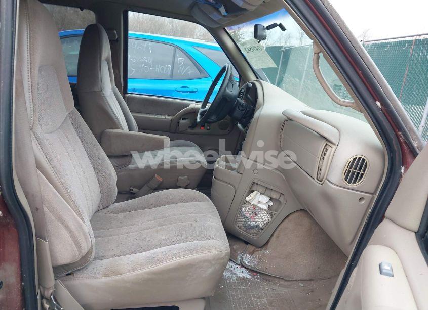 Photo 5 of 1998 Chevrolet Astro (VIN 1GNEL19W6WB154162)