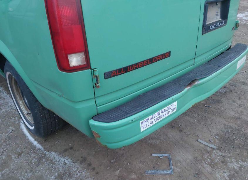 Photo 6 of 1994 Chevrolet Astro (VIN 1GNEL19W7RB218391)