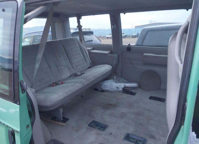 Photo 8 of 1994 Chevrolet Astro (VIN 1GNEL19W7RB218391)