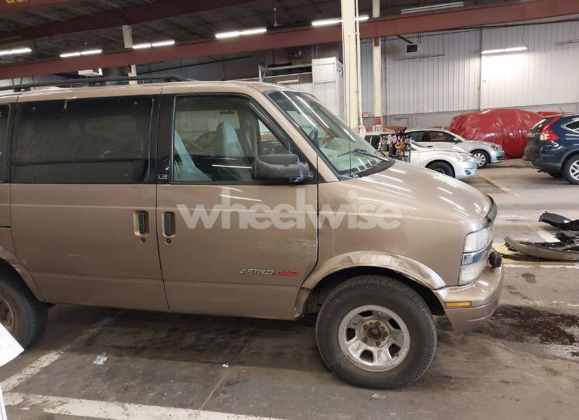 Photo 13 of 2000 Chevrolet Astro (VIN 1GNEL19WXYB166110)