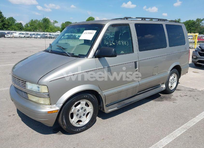 Photo 2 of 2004 Chevrolet Astro (VIN 1GNEL19X04B103990)